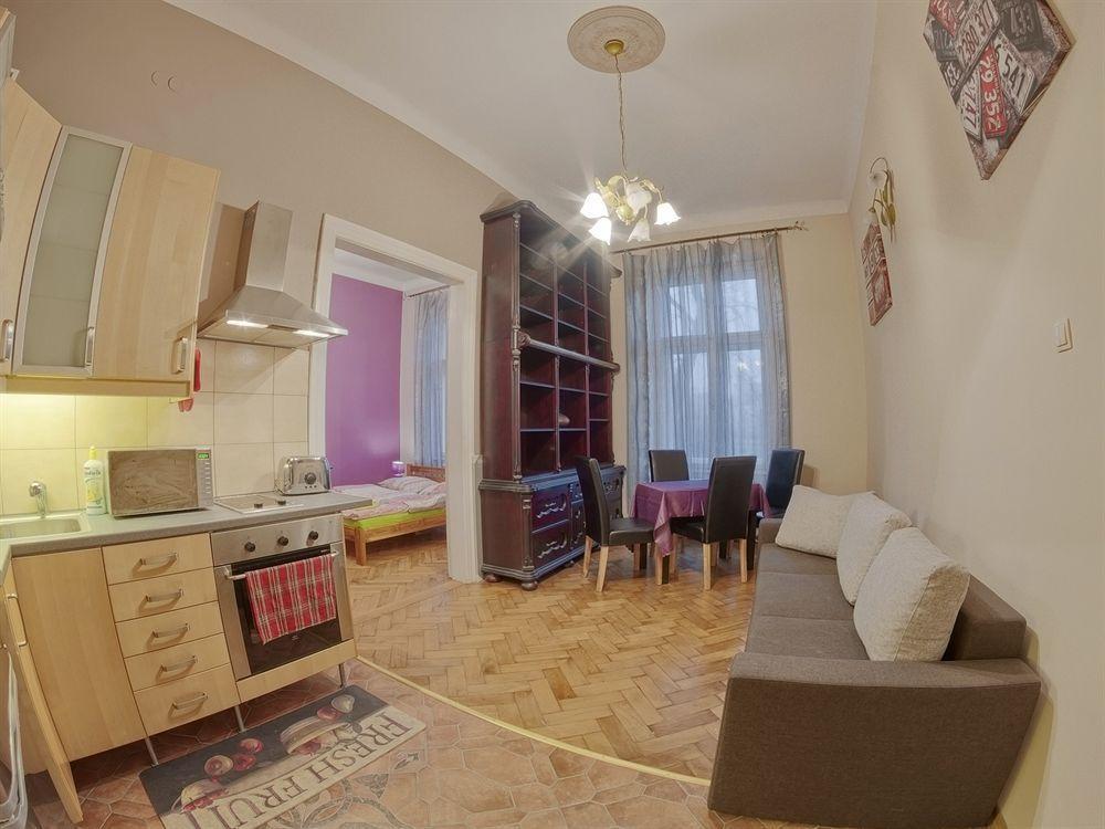 Hostel 70S Краков Экстерьер фото