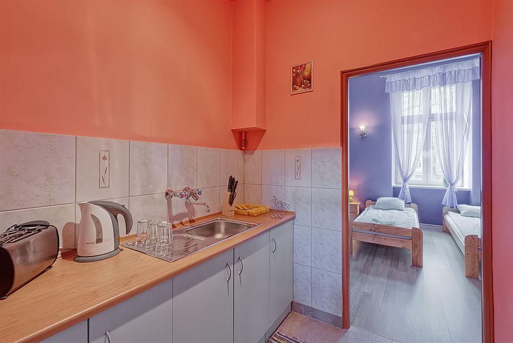 Hostel 70S Краков Экстерьер фото