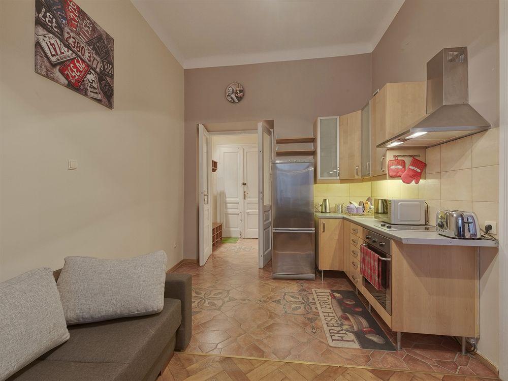 Hostel 70S Краков Экстерьер фото