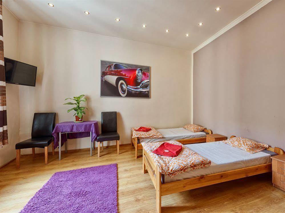 Hostel 70S Краков Экстерьер фото