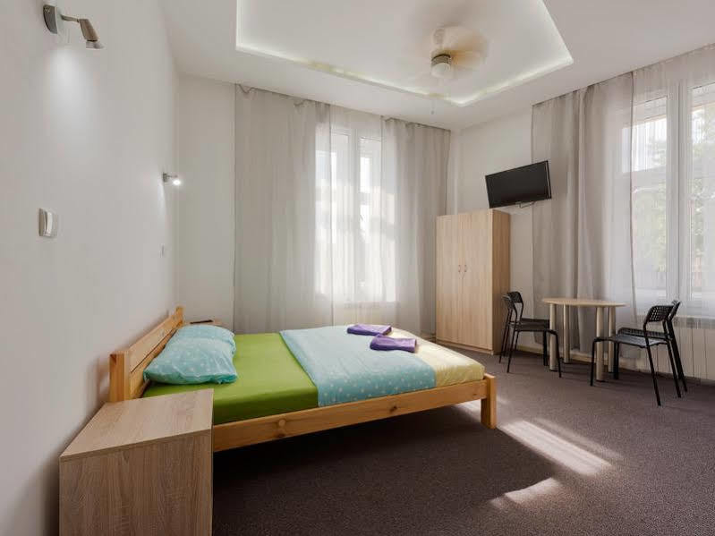 Hostel 70S Краков Экстерьер фото
