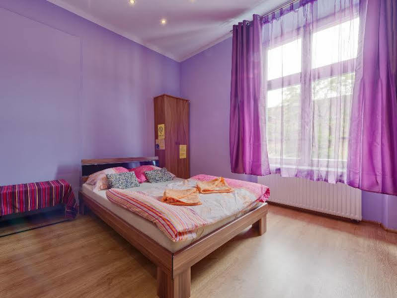 Hostel 70S Краков Экстерьер фото