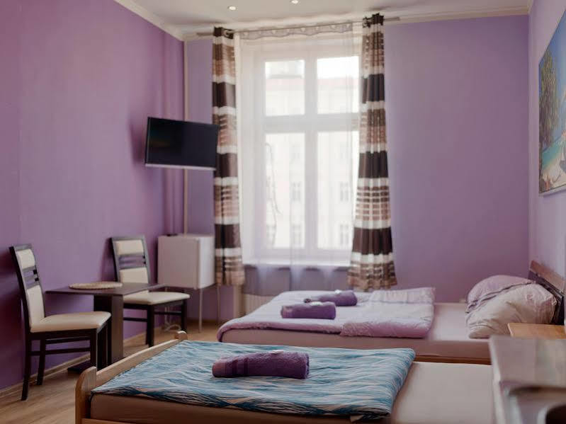 Hostel 70S Краков Экстерьер фото