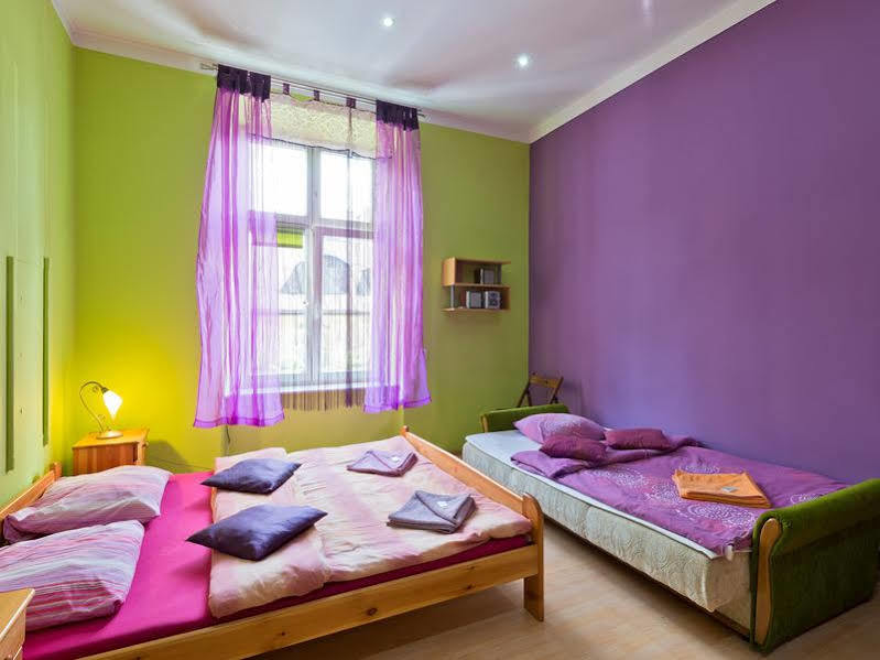 Hostel 70S Краков Экстерьер фото