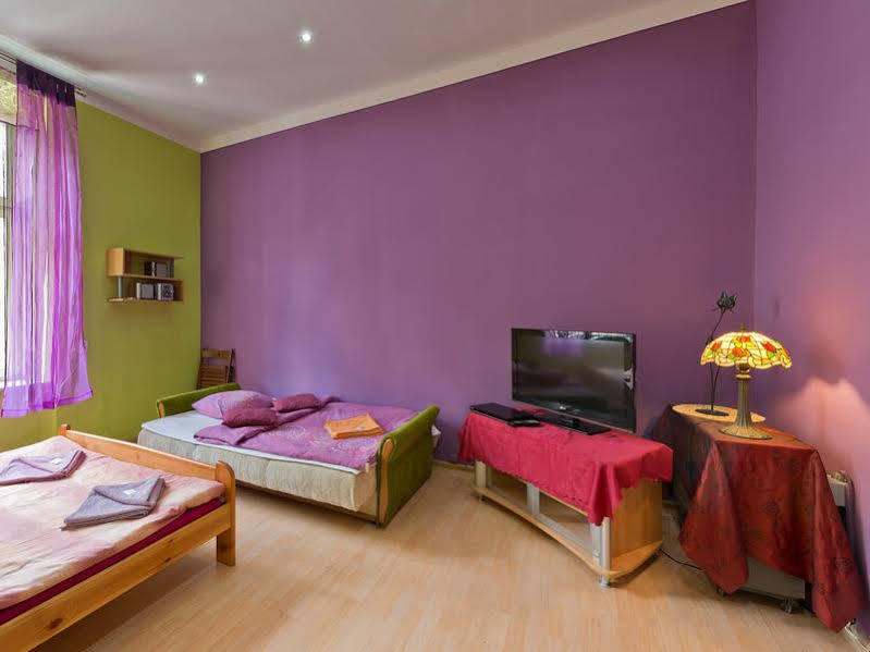 Hostel 70S Краков Экстерьер фото
